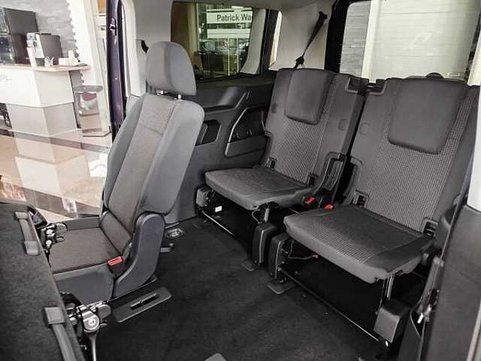 Volkswagen Caddy Maxi Family 1.5 TSI DSG AHK/7SITZE/KAM/LED