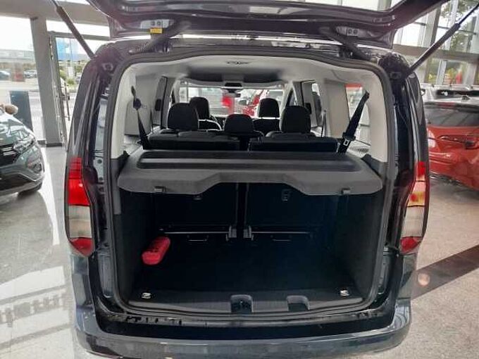 Volkswagen Caddy Maxi Family 1.5 TSI DSG AHK/7SITZE/KAM/LED