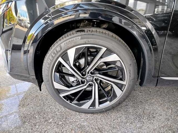 Nissan Qashqai 1.3 DIG-T MHEV TEKNA+ *PANO/BOSE/20ZOLL*