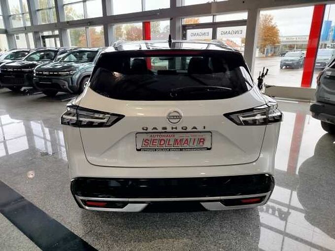 Nissan Qashqai 1.3 DIG-T MHEV TEKNA+ *PANO/BOSE/20ZOLL*
