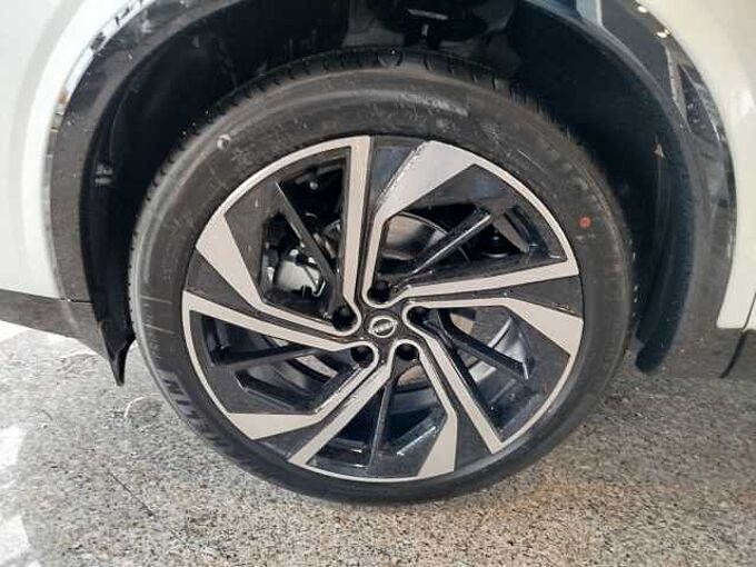 Nissan Qashqai 1.3 DIG-T MHEV TEKNA+ *PANO/BOSE/20ZOLL*