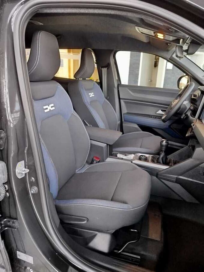 Dacia Duster Journey TCe 130 4x4 AHK+Winter+City+Technik