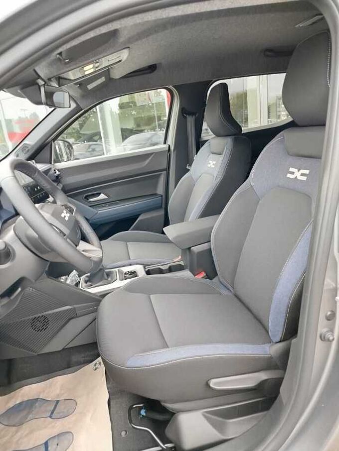 Dacia Duster Journey TCe 130 Mild-Hybrid 4x4 AHK, Winter+City+Technik+Navi