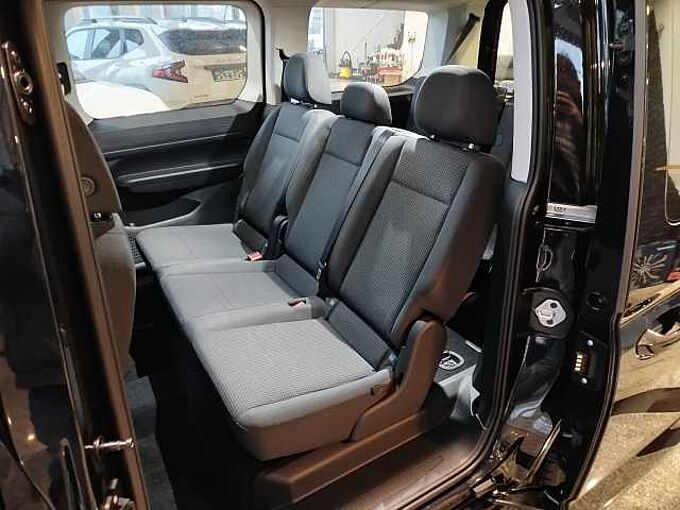 Volkswagen Caddy Maxi Family 1.5 TSI DSG AHK/7SITZE/KAMERA