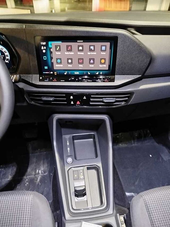 Volkswagen Caddy Maxi Family 1.5 TSI DSG AHK/7SITZE/KAMERA