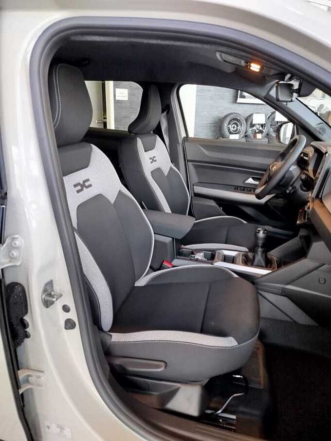 Dacia Duster Journey mild Hybrid 140 AHK/Winter+Paket