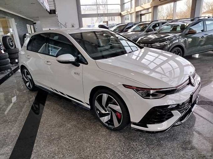 Volkswagen Golf VIII GTI CLUBSPORT 2.0 TSI DSG *SOFORT!*