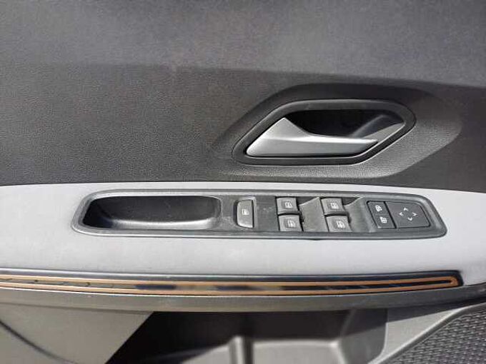 Dacia Jogger HYBRID 140 Extreme 7-Sitzer AHK/PDC/SHZ/KAM