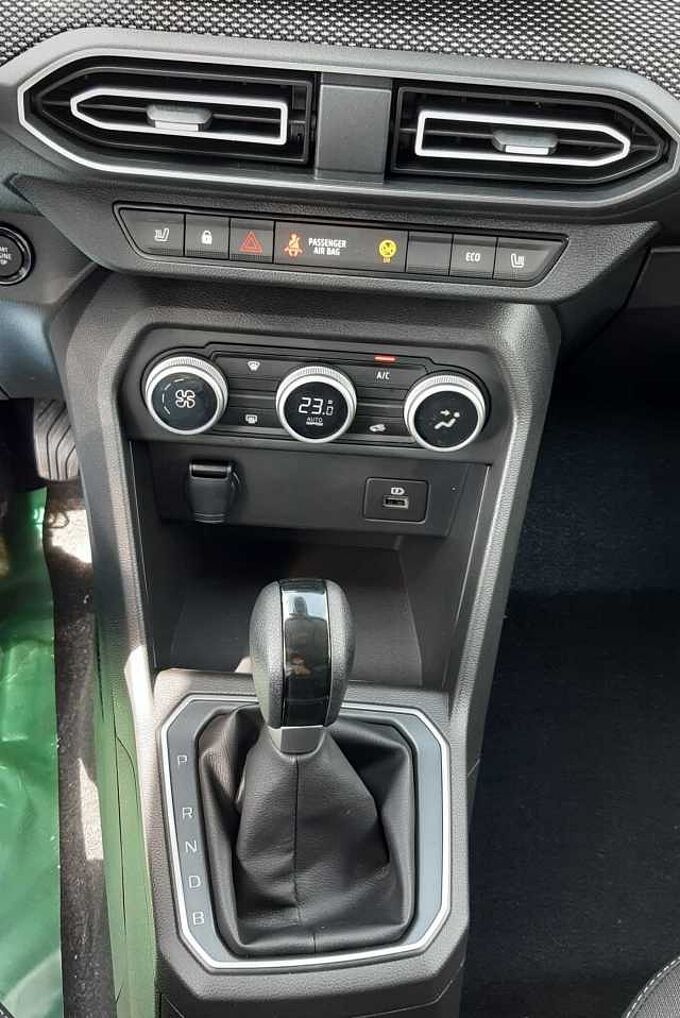 Dacia Jogger Hybrid 140 Extreme 7-Sitzer PDC/SHZ/KAM