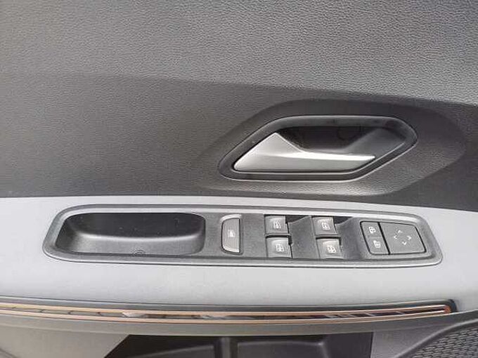 Dacia Jogger HYBRID 140 Extreme 7-Sitzer AHK/PDC/SHZ/KAM