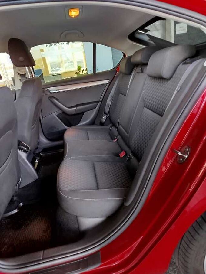 SKODA Octavia 1.4 TSI DSG Drive *NAVI/SHZ/ACC*