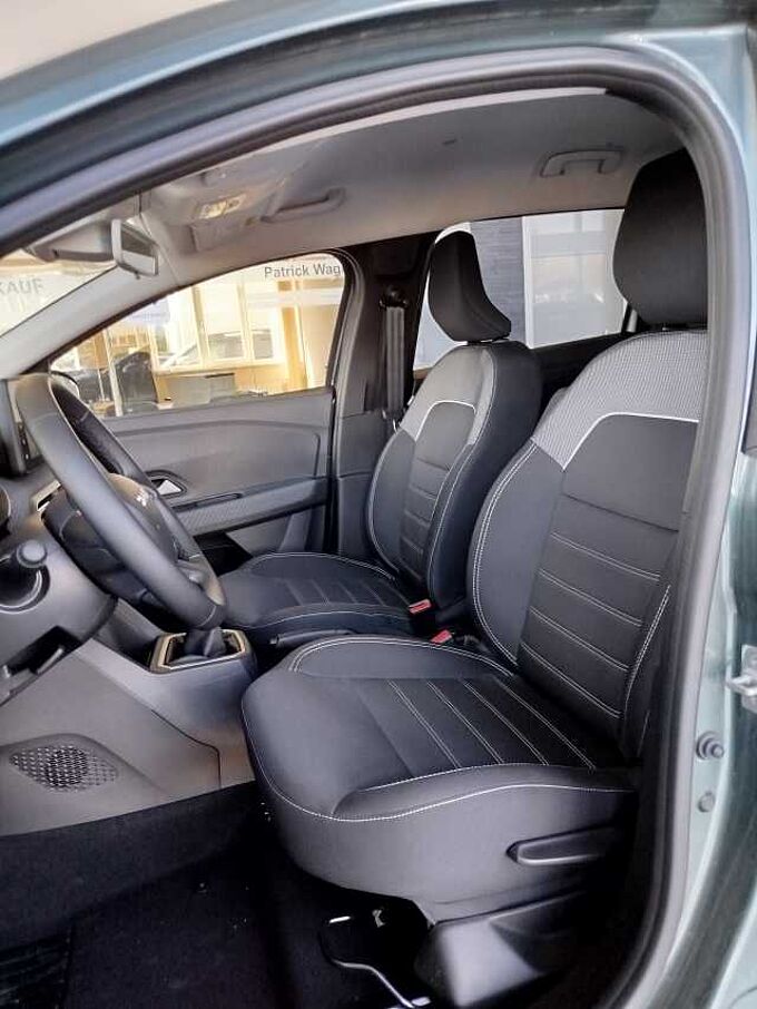 Dacia Jogger ECO-G 100 Expression AHK/SHZ/KAMERA/PDC