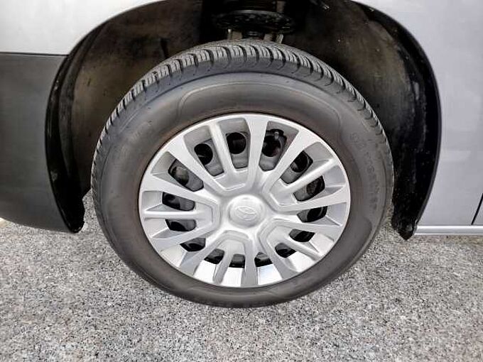 Toyota Proace City Verso Combi 1.2 Turbo AHK/Klima/Temp/DAB