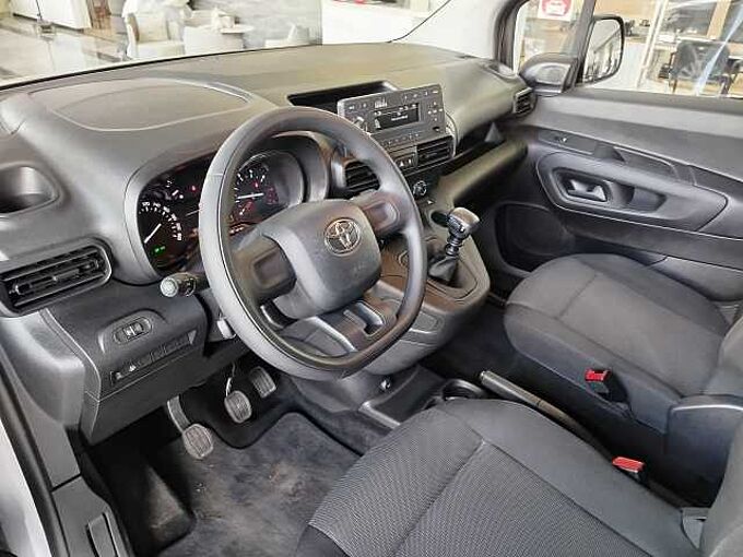 Toyota Proace City Verso Combi 1.2 Turbo AHK/Klima/Temp/DAB