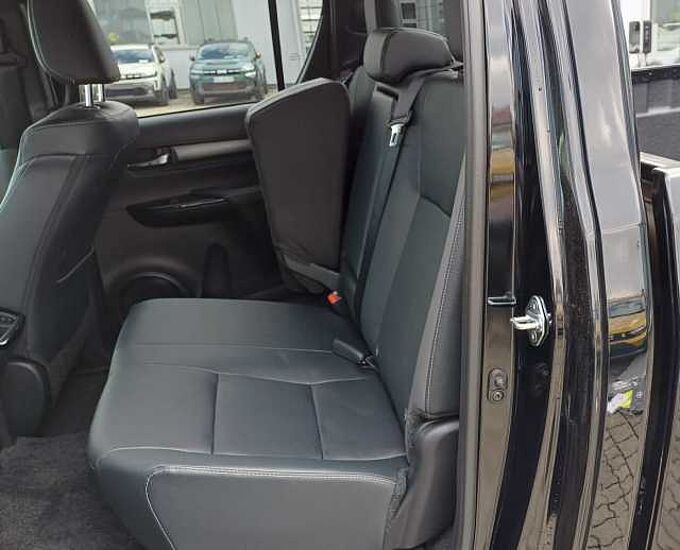 Toyota Hilux Invincible Double Cab 2.8 D-4D MildHybrid AUTOM./NAVI/KAMERA