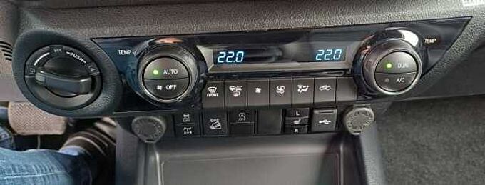 Toyota Hilux Invincible Double Cab 2.8 D-4D MildHybrid AUTOM./NAVI/KAMERA