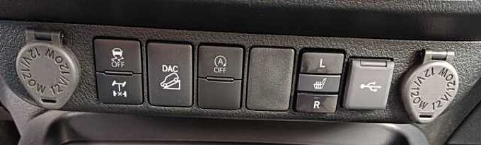 Toyota Hilux Invincible Double Cab 2.8 D-4D MildHybrid AUTOM./NAVI/KAMERA