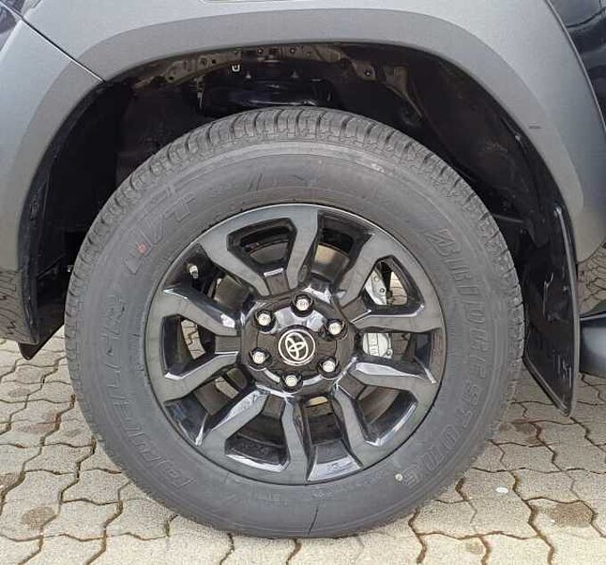 Toyota Hilux Invincible Double Cab 2.8 D-4D MildHybrid AUTOM./NAVI/KAMERA