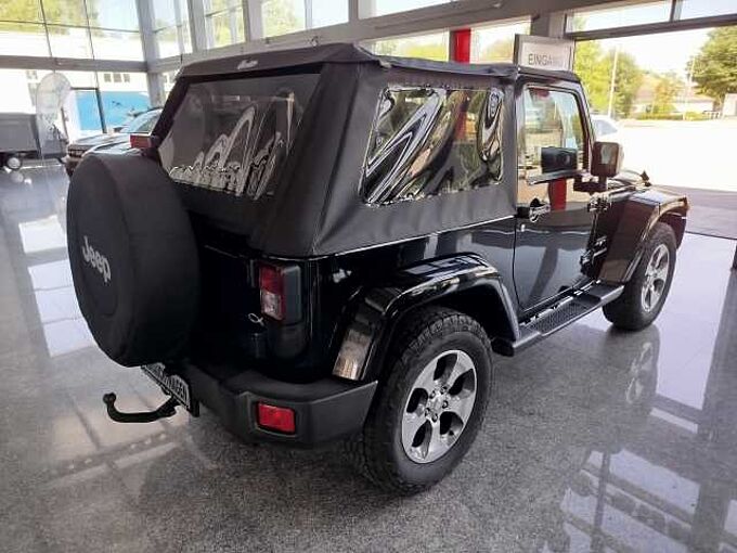 Jeep Wrangler Sahara 2.8 CRD Autom. AHK/SOFT+HARDTOP