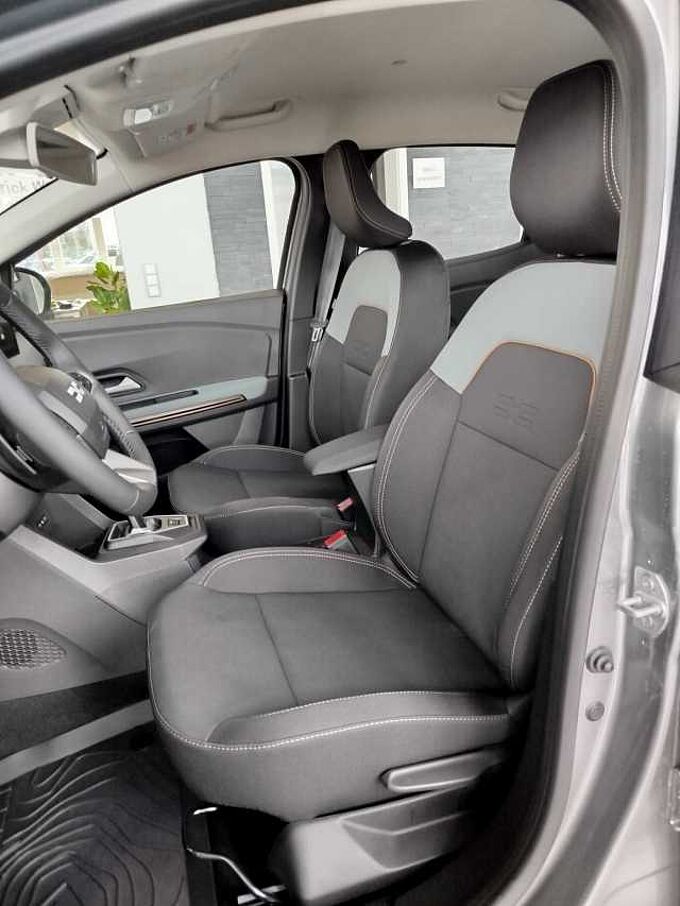 Dacia Sandero Stepway Extreme Eco-G 120 auto Winter/Technik/Driving