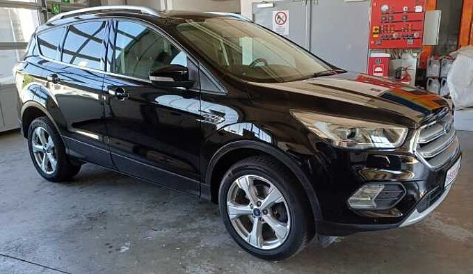 Ford Kuga Black & Silver 4x4 Autom. Navi, WiPa, Pano