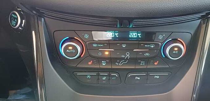 Ford Kuga Black & Silver 4x4 Autom. Navi, WiPa, Pano