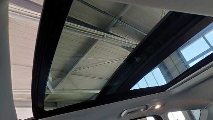 Ford Kuga Black & Silver 4x4 Autom. Navi, WiPa, Pano