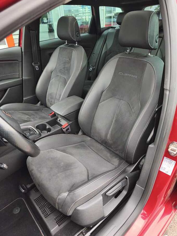 SEAT Leon ST Cupra 300 4Drive DSG PANO/KEYLESS/BEATS