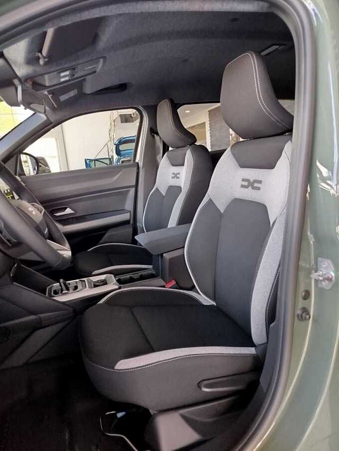 Dacia Duster Journey Hybrid-G 150 4x4 AHK/WINTER+/CITY