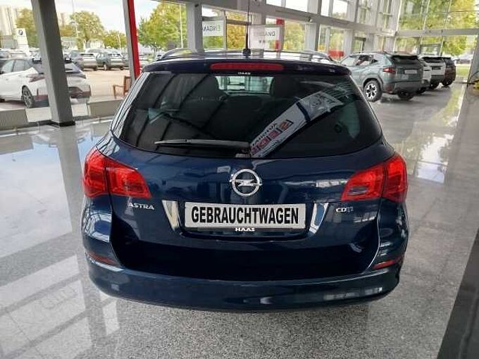 Opel Astra J Sports Tourer 1.7 CDTI 
