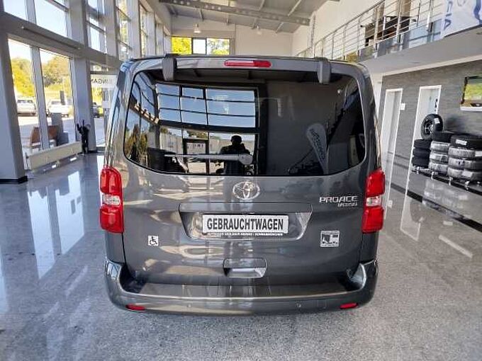Toyota Proace Verso Team-D 8-Si. Autom. Behindertengerecht