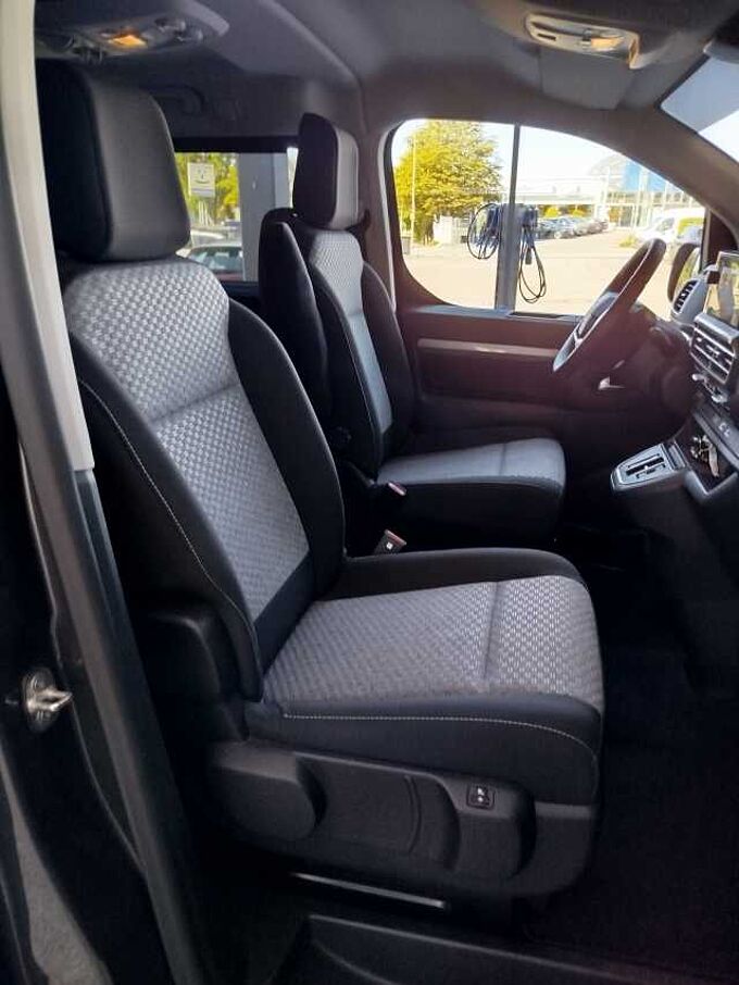 Toyota Proace Verso Team-D 8-Si. Autom. Behindertengerecht
