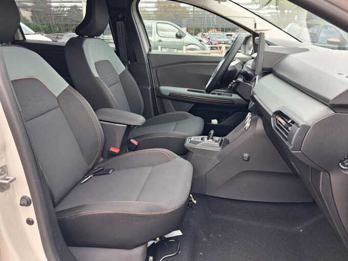 Dacia Jogger Extreme 1.8 Hybrid 155 5-Sitzer, Winter , Drive