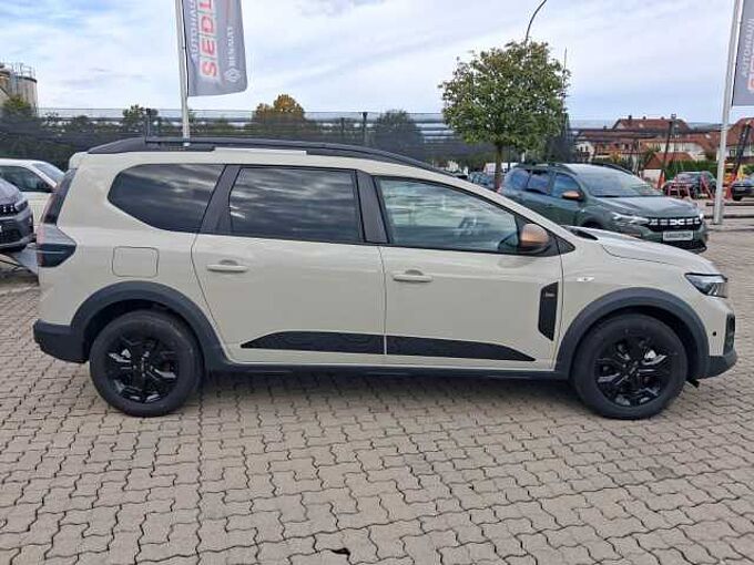 Dacia Jogger Extreme 1.8 Hybrid 155 5-Sitzer, Winter , Drive