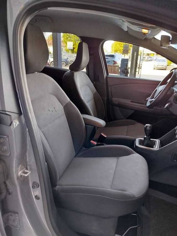 Dacia Jogger Extreme+ TCe 110 7-Sitzer NAVI/SHZ/KAMERA/PDC
