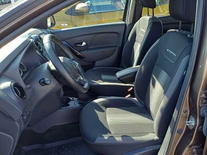 Dacia Sandero Stepway TCe 90 Navi, Kamera, PDC, ZV