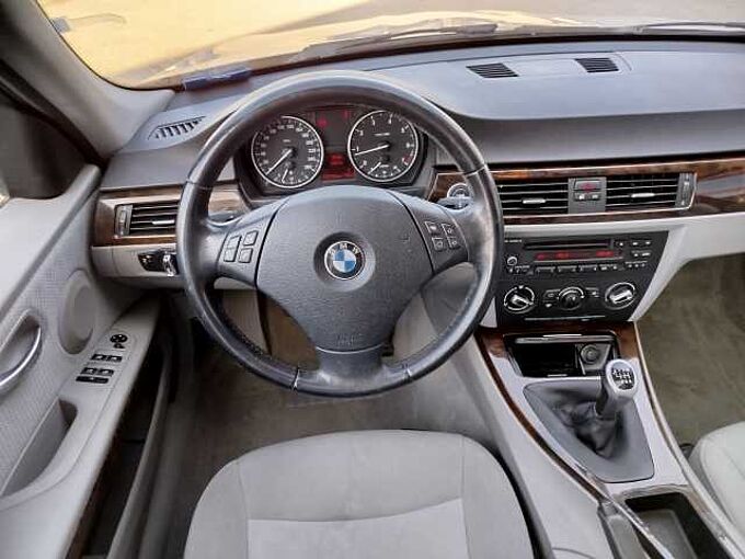 BMW 318i Touring *Klima/Pano/T&Uuml;V09/27*