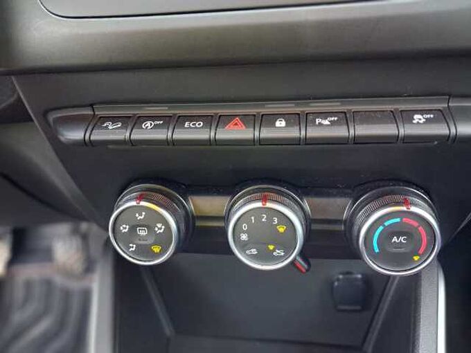 Dacia Duster 1.3 TCE 4x4, Techroad, Navi
