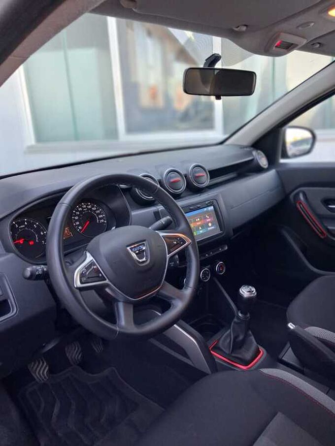 Dacia Duster 1.3 TCE 4x4, Techroad, Navi