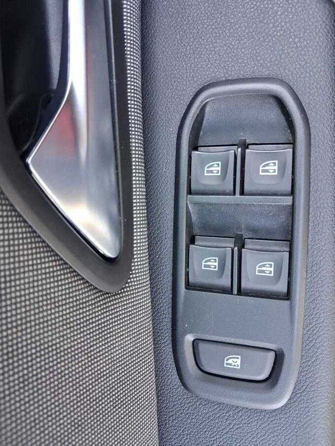 Dacia Duster 1.3 TCE 4x4, Techroad, Navi, AHK
