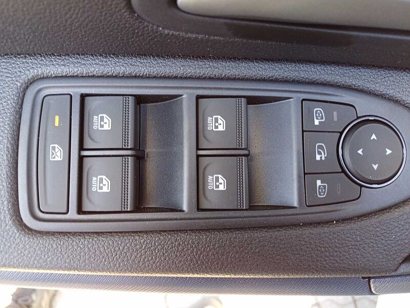 Dacia Duster Journey TCe 130 4x4 Navi, Winterpaket, Citypaket sof. verfügbar