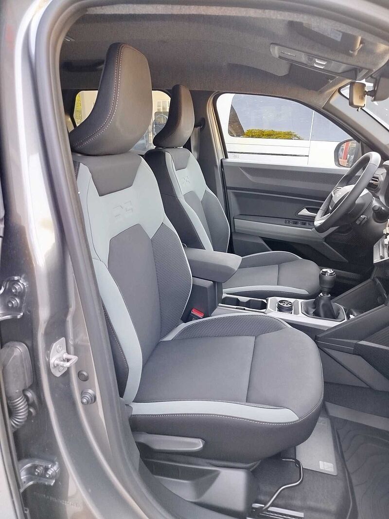 Dacia Duster 1.2 TCe 130 Mild-Hybrid Extreme 4x4/AHK/Winter+City+Technik-Paket