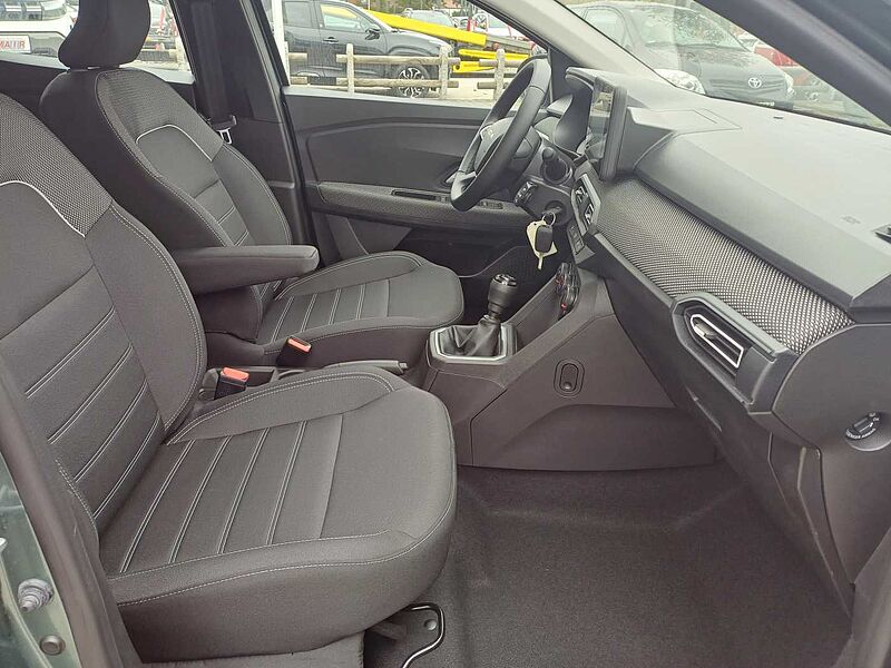 Dacia Sandero Expression TCe 90/Navi/Kamera/PDC vo. + hi.