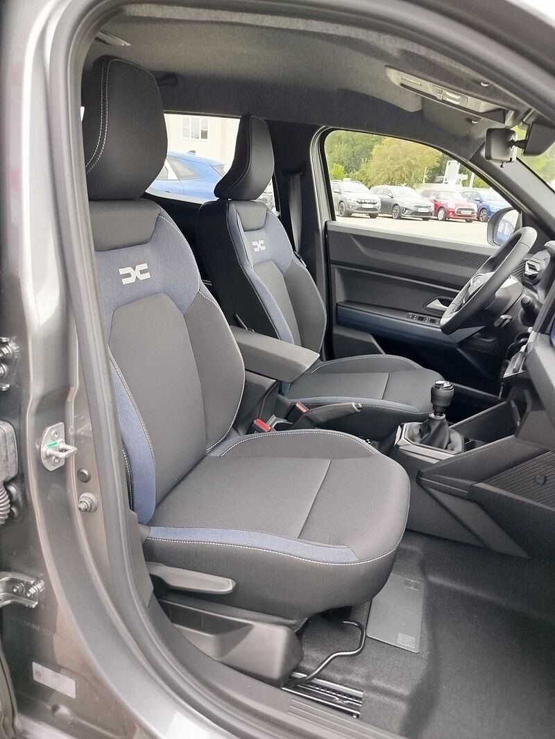 Dacia Duster TCe 130 4x4 Expression *WINTERPAKET*