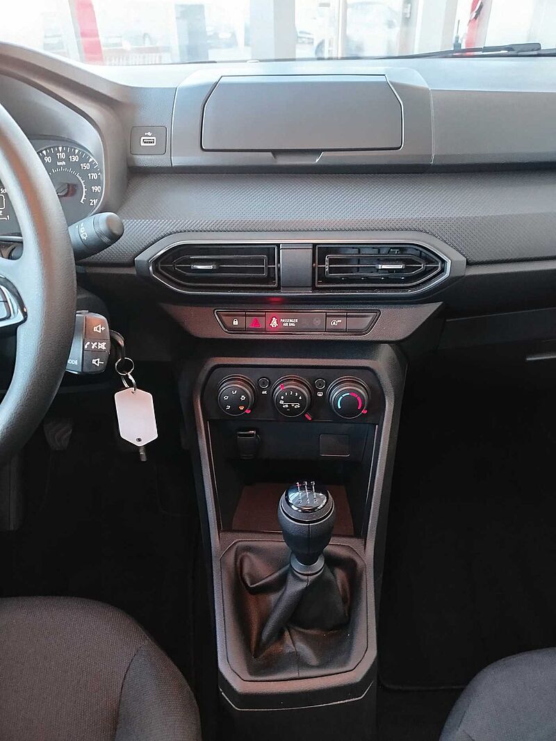 Dacia Sandero SCe 65 Essential KLIMA/DAB/FREISPRECH/LED