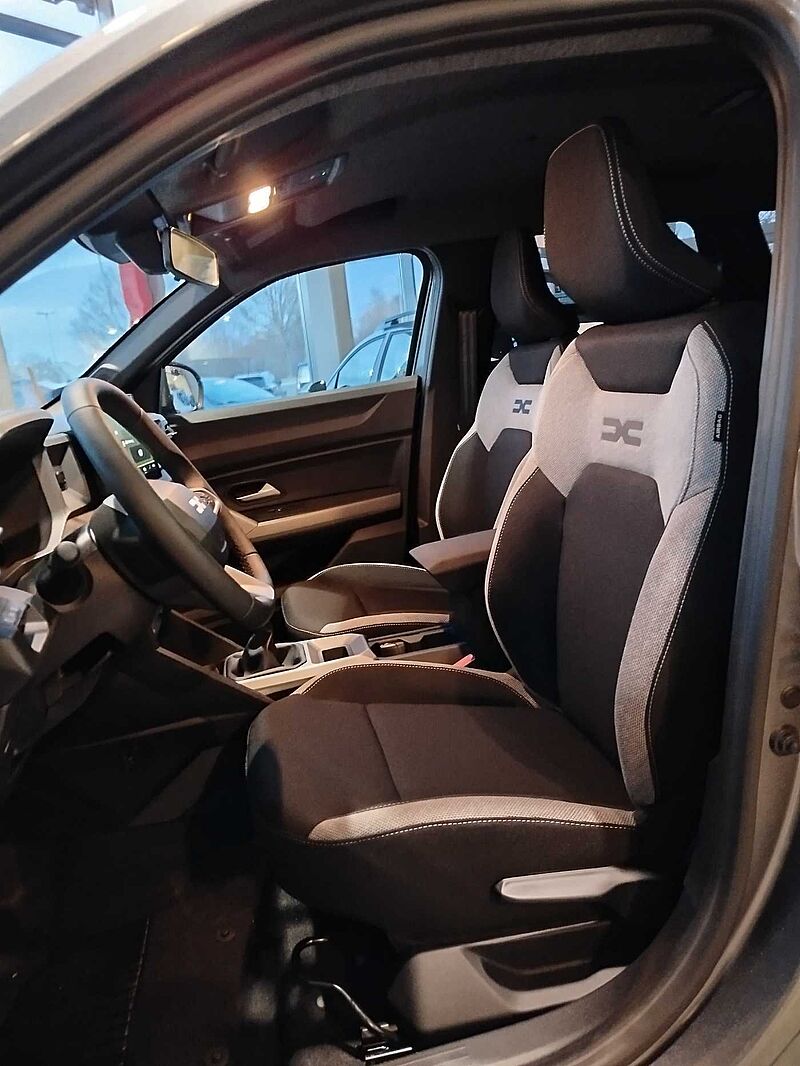 Dacia Duster Journey mild Hybrid 140, AHK,  WINTER-PLUS-PAKET