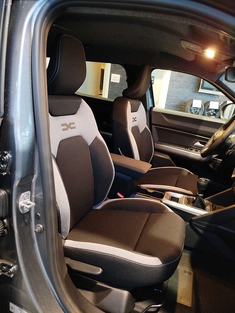 Dacia Duster Journey mild Hybrid 140, AHK,  WINTER-PLUS-PAKET