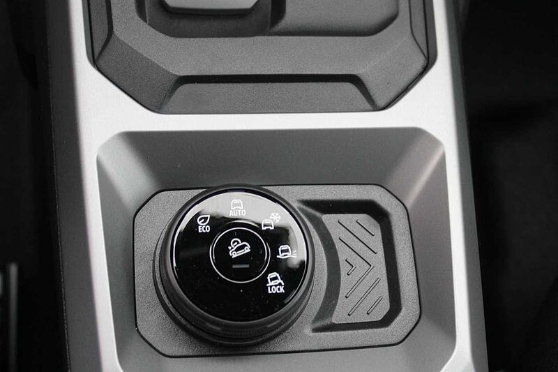 Dacia Duster Journey Hybrid-G 150 4x4, Winterplus, City-Paket