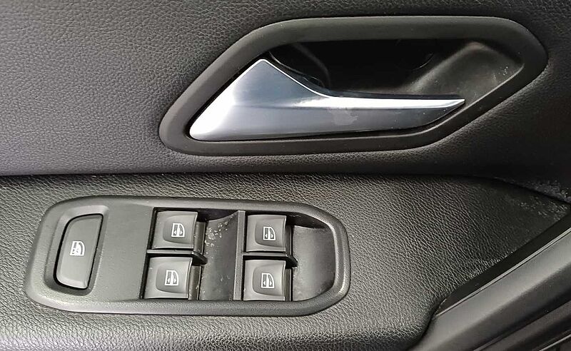 Dacia Duster Prestige Blue dCi 115 4x4 Navi, AHK abnehmbar