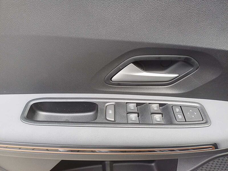 Dacia Jogger HYBRID 140 Extreme 7-Sitzer PDC/SHZ/KAM